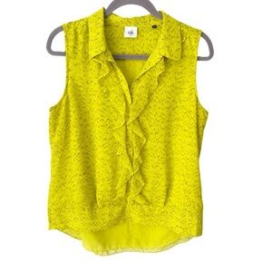 CAbi Top Women's Medium Reign Chartreuse Sleeveless Ruffle Blouse Style 3071